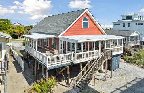 Folly Beach House | 1709 E Ashley Bacon in the sun