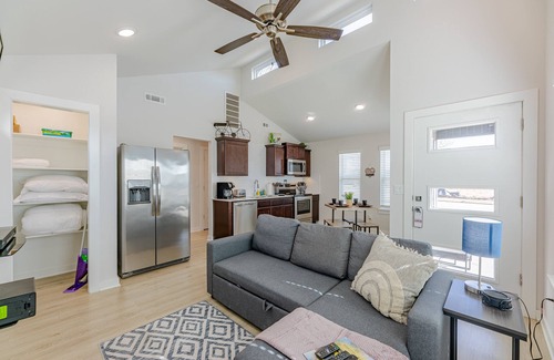 Centerton House | 175 Tiny Home near MTB Trails, Walmart HQ Sleeps 6