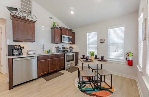 Centerton House | 175 Tiny Home near MTB Trails, Walmart HQ Sleeps 6