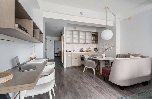 Financial District Apartment | 17john: Executive King Studio With Sofa Bed