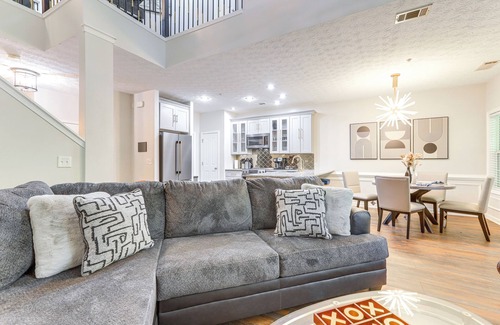 Rex House | 18 Mi to Atlanta: Family Retreat w/Patio