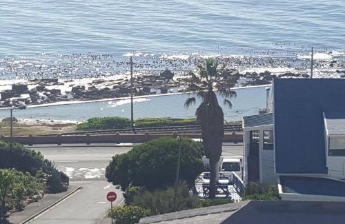 Glencairn Apartment | 18 Steps - Seaside Cottage with breathtaking views