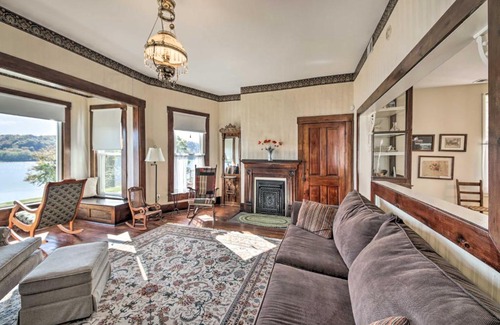 Bethlehem House | 1872 Bethlehem Home with View of Ohio River!