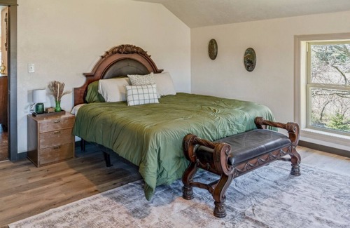 Suring Other | 1890: A Historic, Quiet Trailside Retreat in Suring