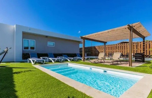 Koyari Villa | 18D: New Listing! Spacious House Near Palm Beach