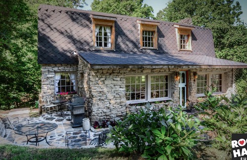 Eureka Springs House | ✰18Years > iconic Rock Haus Eureka < 2 persons=299. 4=379. 6=459.