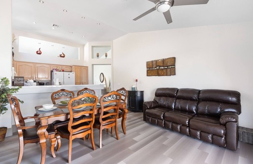 Las Vegas House | 1900 Sqft House 5beds,3bath With Heated Pool,spa,bbq