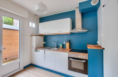 Pleneuf-Val-Andre Ski Chalet | 190m from the beach, downtown, house for 8