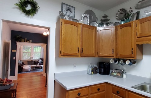 Saluda House | 1920's and 2020's.the best of both!