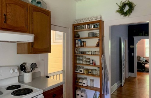 Saluda House | 1920's and 2020's.the best of both!