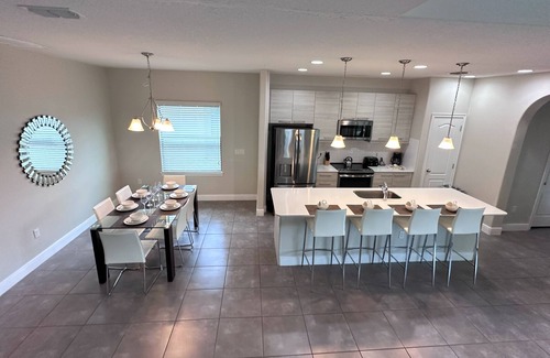 Haines City House | 195MCV: 4 Bed with Private Baths and Pool