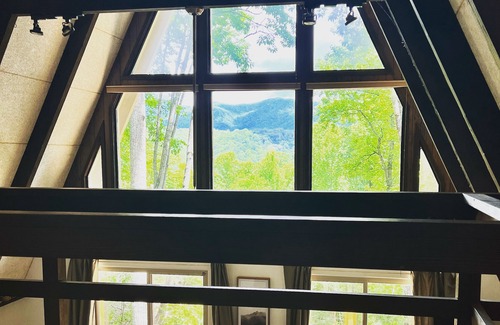 Bakersville Cabin | 1970s A-Frame w/Mountain Views in National Forest, 1hr to Downtown Asheville