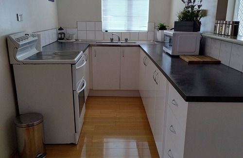 South Boulder Apartment | 1A Forrest Street Apartments.nClose to Kalgoorlie and Boulder