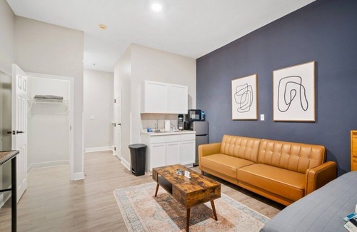 Grand Bay Apartment | 1B Aprtment at Oak + Fountain #1