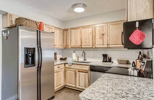 Union Square Condo | 1Bed 30+Day w/Pool Access | Lakewood