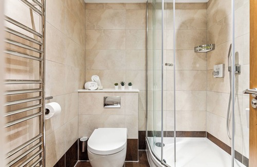 Queenhithe Apartment | 1BR by the Thames & Walk to St. Paul's