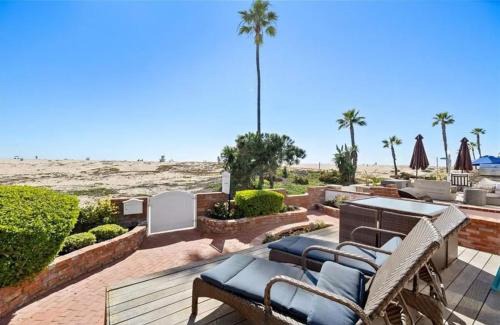 Balboa Peninsula House | 1Br Oceanfront Cottage W Large Patio, Built-In Bbq & Views By Beachview Rentals