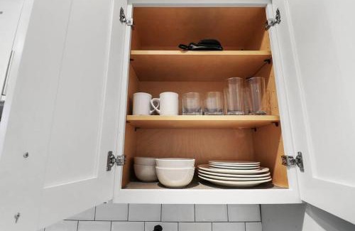 Hyde Park Apartment | 1BR Prime Hyde Park Apartment - Dorchester 201