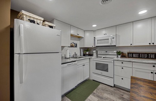 Sevierville Condo | 1BR, secluded condo, views. Free attraction tickets.