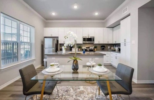 MacGregor Apartment | 1BR The Raven Flats! A Hermann Park! Med Center!