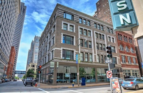 Downtown St. Louis Apartment | 1BR with W&D Mins To America Center Downtown