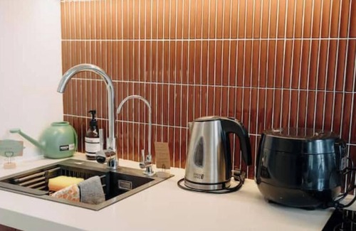 Van Mieu Apartment | 1BRAttic-Apt Bathtub Netflix&Chill OldQuater30min