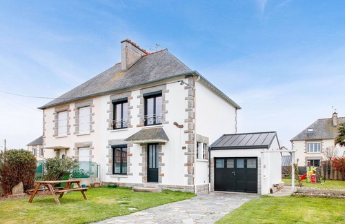 Dinard Ski Chalet | 1km Prieuré Beach - Dinard- House for 6