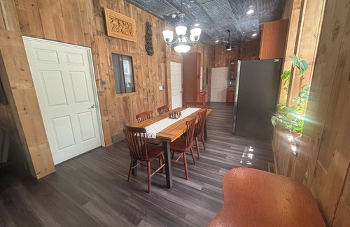 Elkader Apartment | 1st Floor 2BR Downtown + 2 Parking Spaces