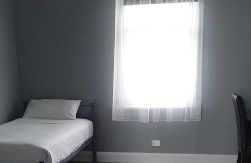 Newington Cottage | 2/3 Bedroom Cottage in Newington - Ballarat