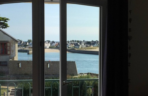 Port-Louis Apartment | 2/4 pers apartment facing the sea Port-Louis intramuros - South Brittany