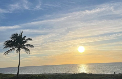 Deerfield Beach Apartment | 2 B/R Beachfront Aparthotel with 2 Outdoor Pools and a Private Beach!