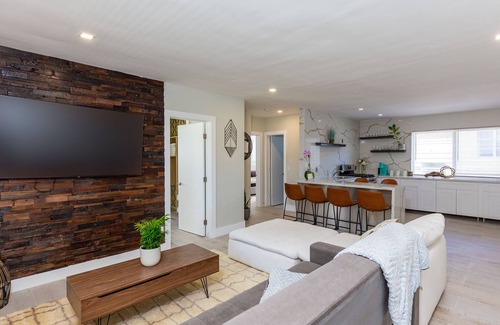 Surfside Condo | 2 Bdrm Beach Condo