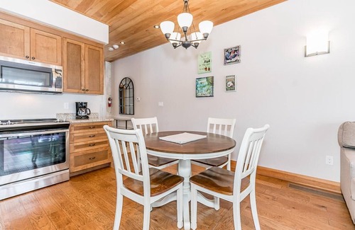 Muskoka Lakes Villa | 2 bed 1.5 bath Villa on Lake Muskoka