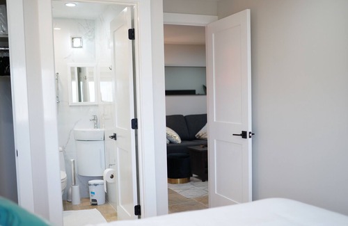 Sunnyside House | 2 bed 2 bath. Free street parking