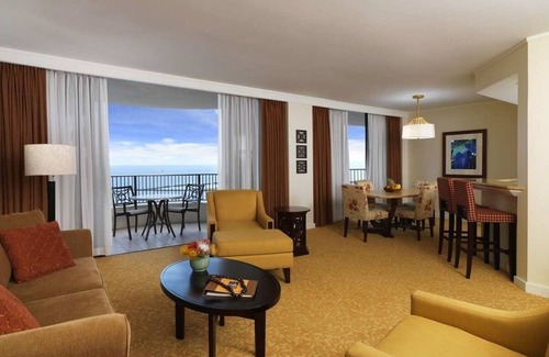 Waikiki Resort | 2 Bed, 2 Bath Ocean View - Lagoon Tower HGVC Hawaiian Village