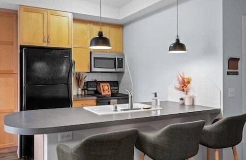 Connaught Apartment | 2 Bed | DT Core | Mins to Stampede