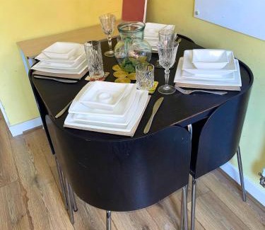 Langley Marish House | 2 Bed End Terrace M4 M25 Heathrow Windsor & London