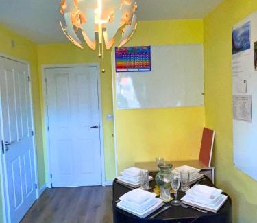 Langley Marish House | 2 Bed End Terrace M4 M25 Heathrow Windsor & London