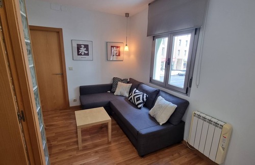 Vilagarcia de Arousa Apartment | 2 Bed Flat - Sleeps 6 - Pets - Pool - Parking