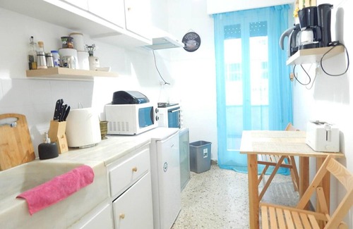 Athens City Centre Apartment | 2 Bed Flat - Sleeps 3 - Parking - Wifi