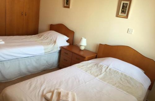 Xylofagou Apartment | 2 Bed Flat - Sleeps 4 - Pool - Parking - Wifi