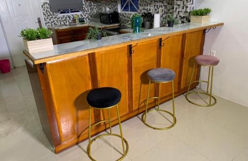 Georgetown House | 2 Bed House - Sleeps 4 - Pool - Parking - Wifi