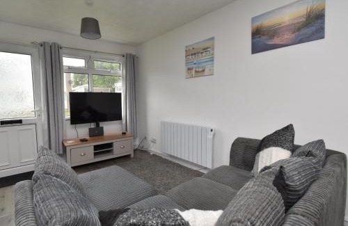 Pembroke House | 2 Bed in Freshwater East 91445