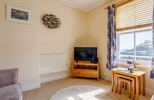 Mevagissey House | 2 Bed in Mevagissey MEVAC