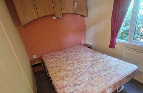 Llanfair Caereinion Cabin | 2 Bed Lodge - Parking, Garden, Site Facilities