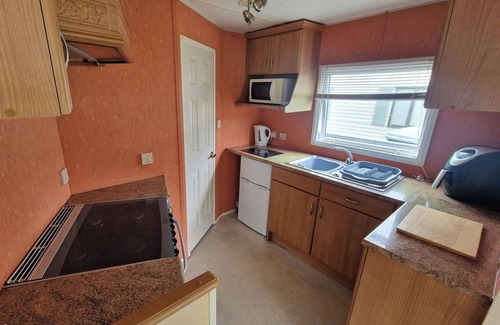 Llanfair Caereinion Cabin | 2 Bed Lodge - Parking, Garden, Site Facilities