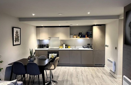 The Westside Apartment | 2-bed Luxury Apartment in Birmingham City Center