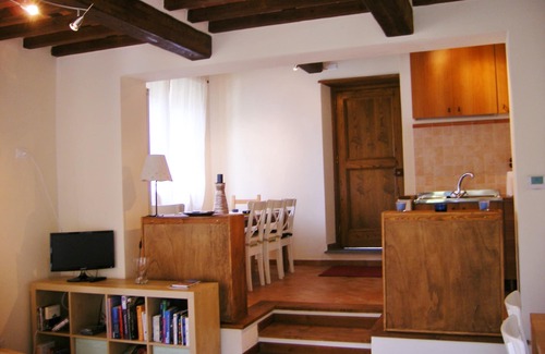 Bagni di Lucca House | 2 Bed Modernised Barn with Pool, within easy walking distance to Town.