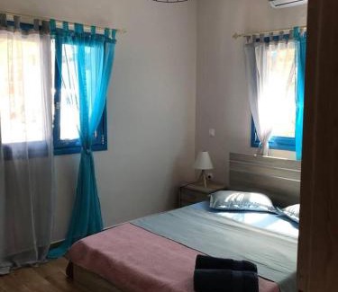 Massouri Apartment | 2 Bed - Sleeps 4 - Free Parking - Sea & Mtn View