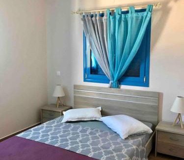 Massouri Apartment | 2 Bed - Sleeps 4 - Free Parking - Sea & Mtn View